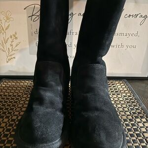 UGG Black Furry Interior Boots Women SZ 9- Box 14
